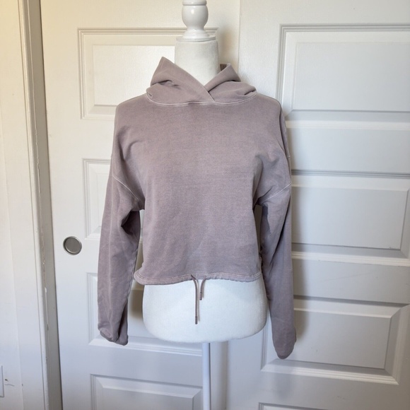 Aritzia The Group by Babaton Weekender Cinchable Pullover Cropped Hoodie Size S - Picture 2 of 14